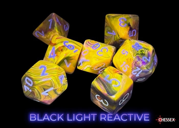 CHX27543: Festive Symphony/white Polyhedral 7-Dice Set