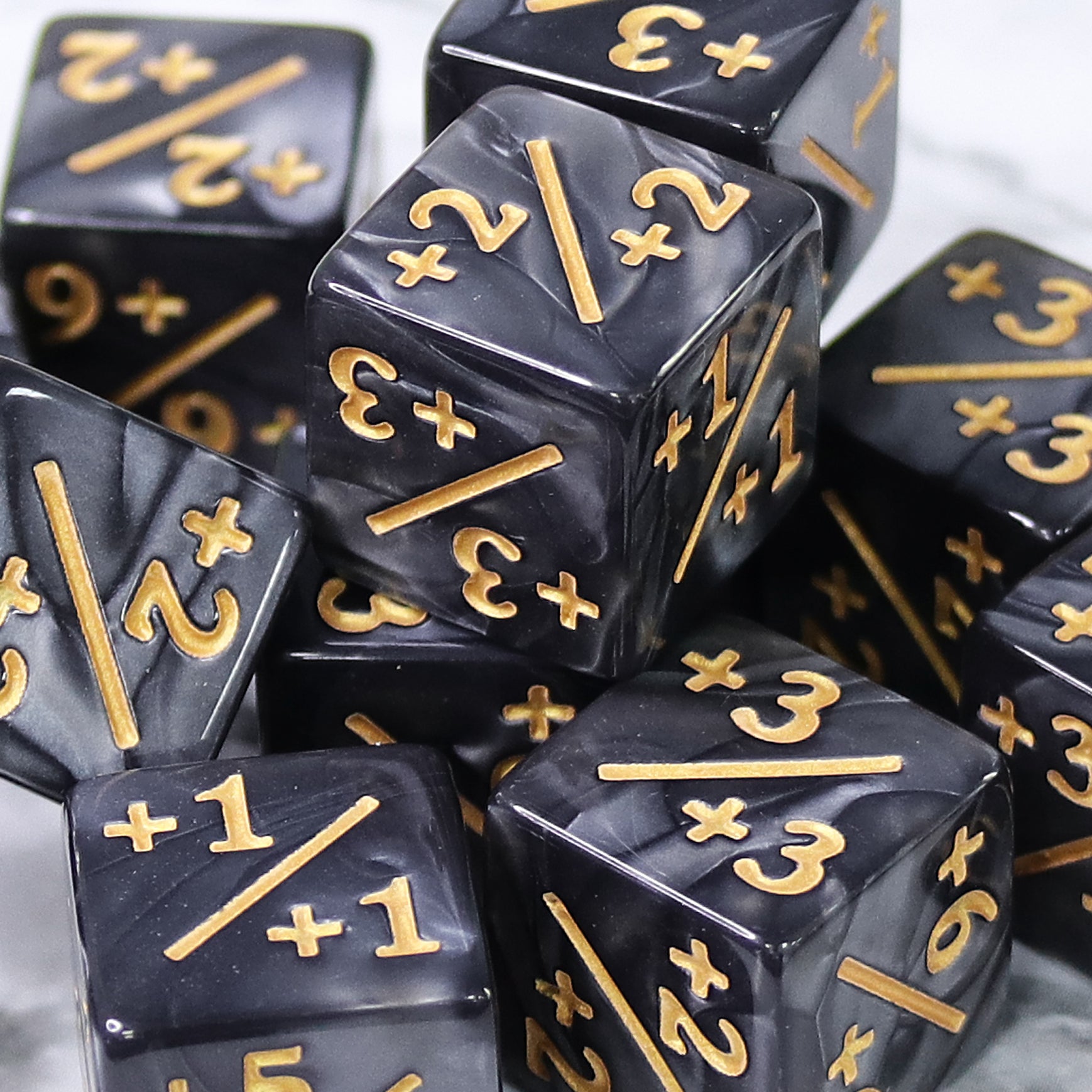 Pearl Black MTG Positive Counter Dice (16mm Single)
