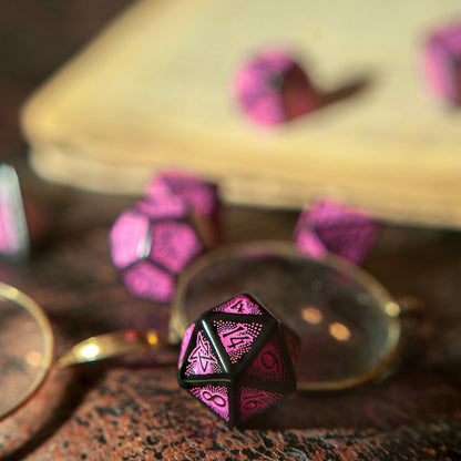 Call of Cthulhu 7th Edition - Black & magenta Dice Set